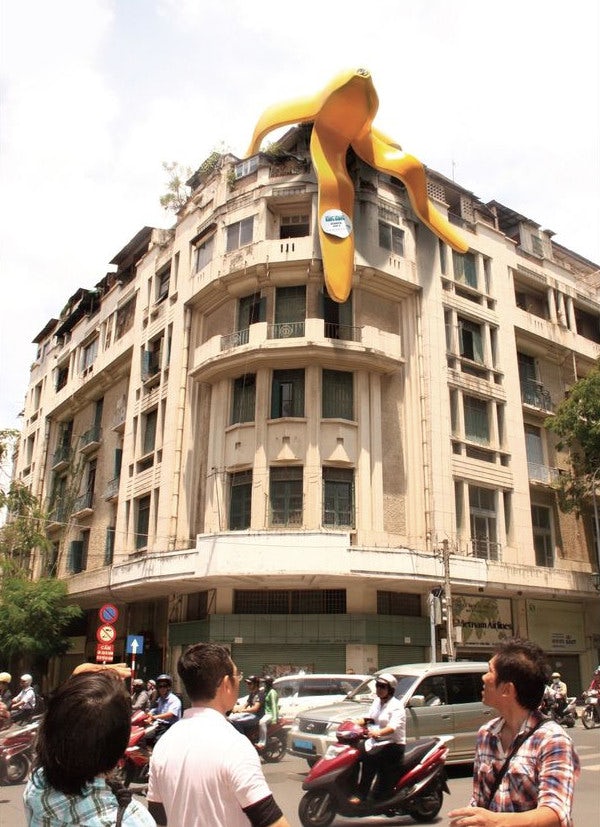 King Kong guerilla marketing giant banana on building