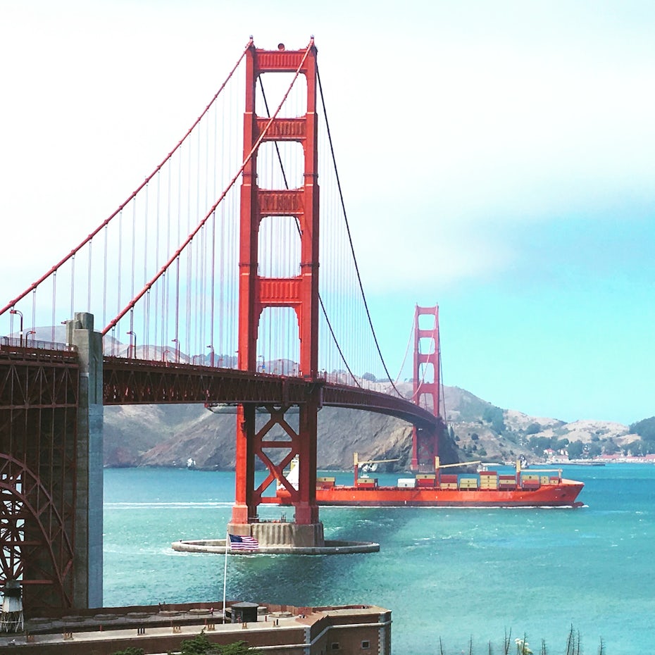Photograph of the Golden Gate bridge