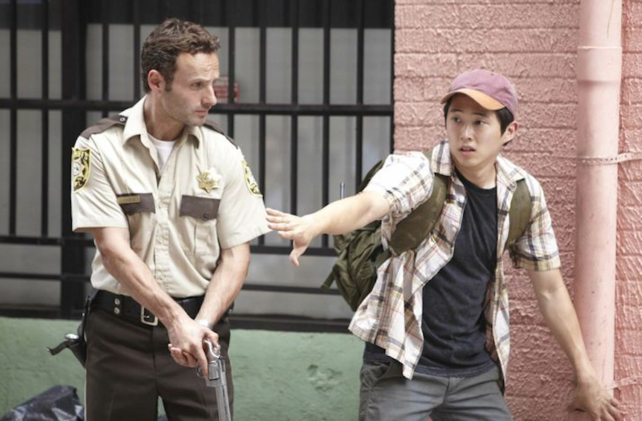 Andrew Lincoln饰演Rick Grimes, Steven Yeun饰演Glenn