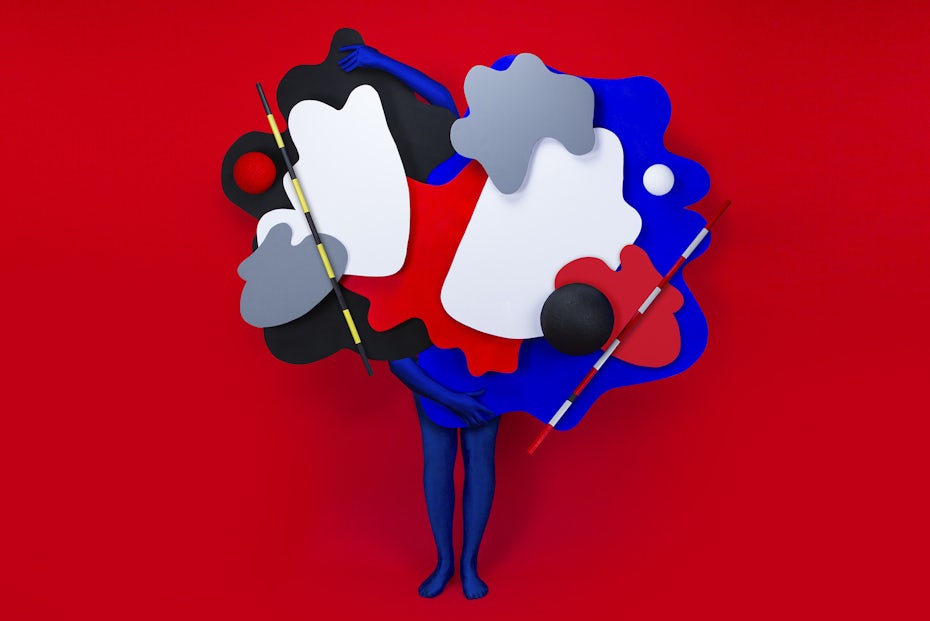 Cool contrasting composition