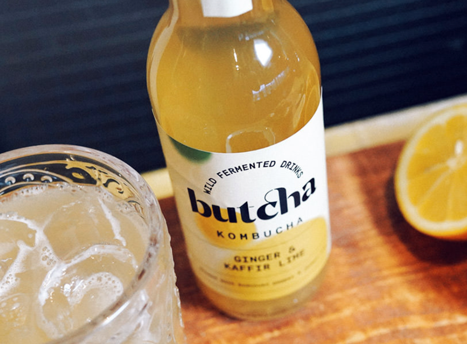 Packaging design trends 2020 example: blurry colorful Butcha Kombucha label