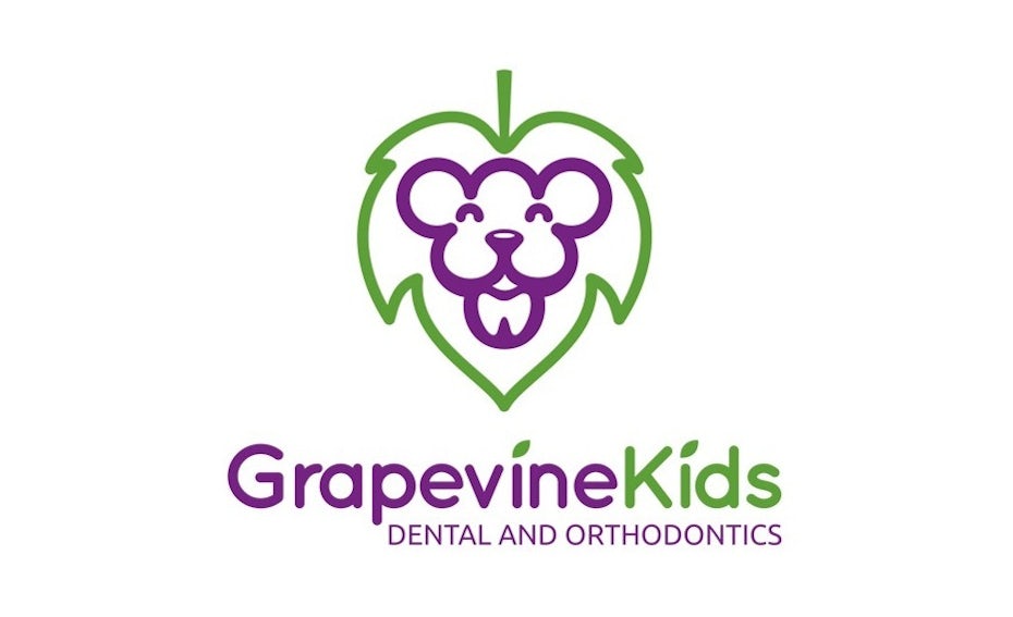 Un de nos exemples de logos à double sens, un logo géométrique vert et violet contenant la tête d'un lion avec une dent sur le menton