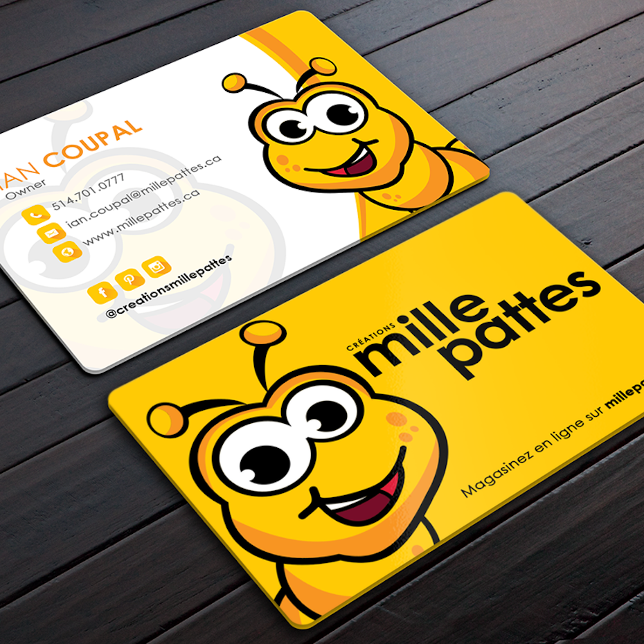 名片显示黄色卡通蜜蜂微笑