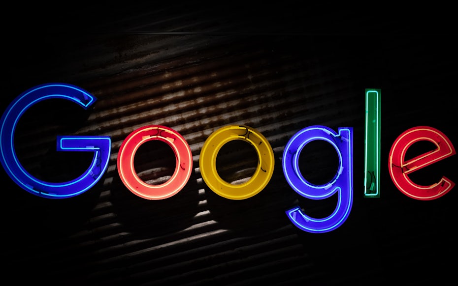Logo de Google placé sur des éclairages néons