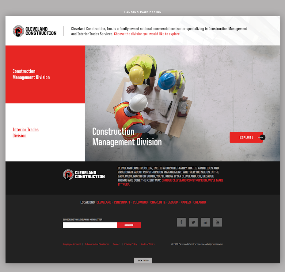 Sitio web de construcción con esquema de color rojo y blanco.