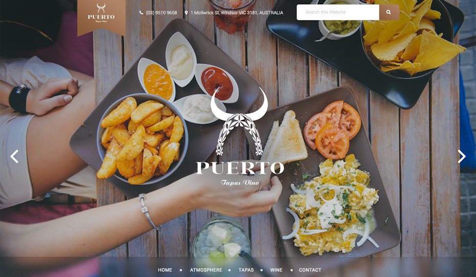 sitio web de tapas con texto serif blanco y filtros apagados sobre las imágenes