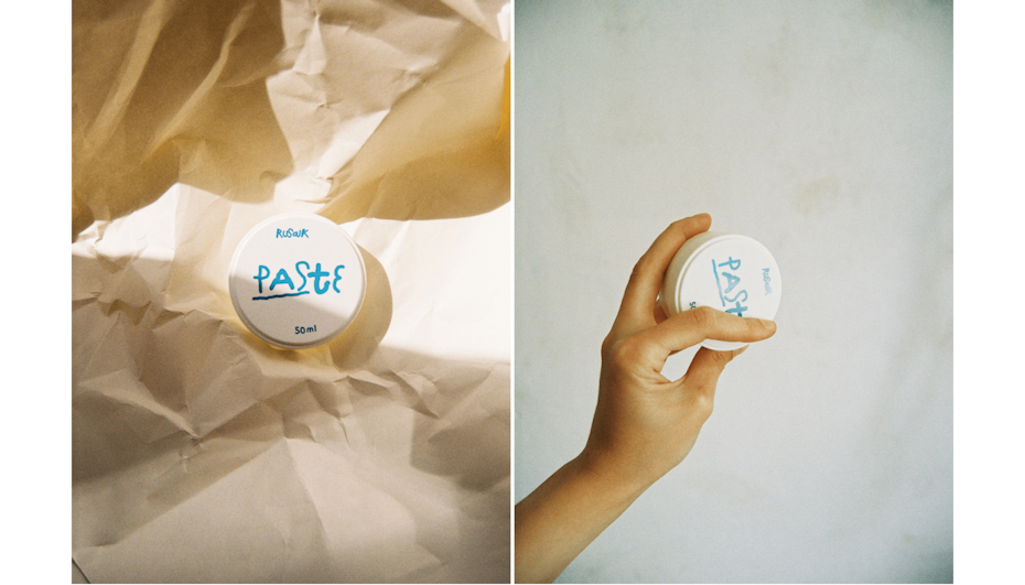 blue and white hair paste packaging