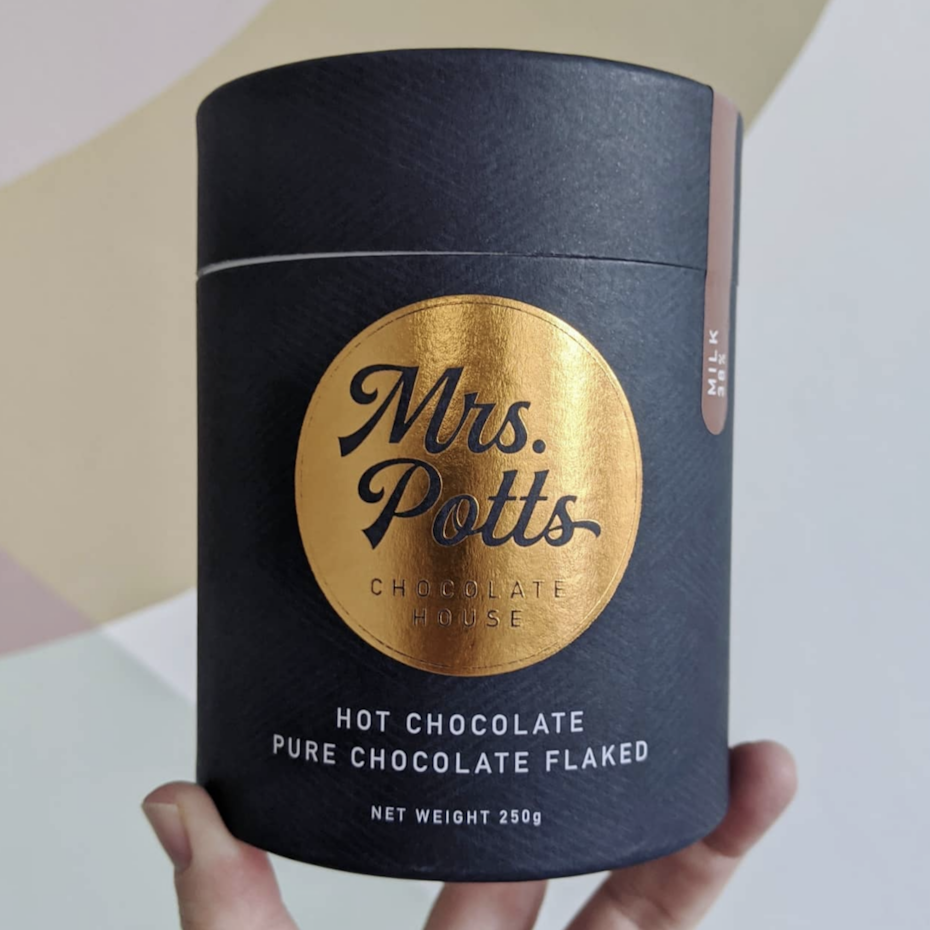 Hot chocolate flakes container with MrsPotts logo