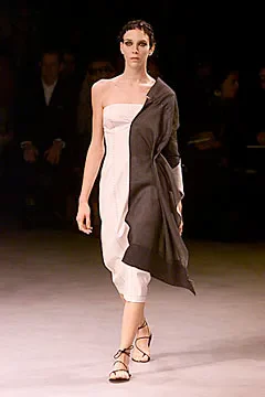 Yohji Yamamoto runway show (2000)