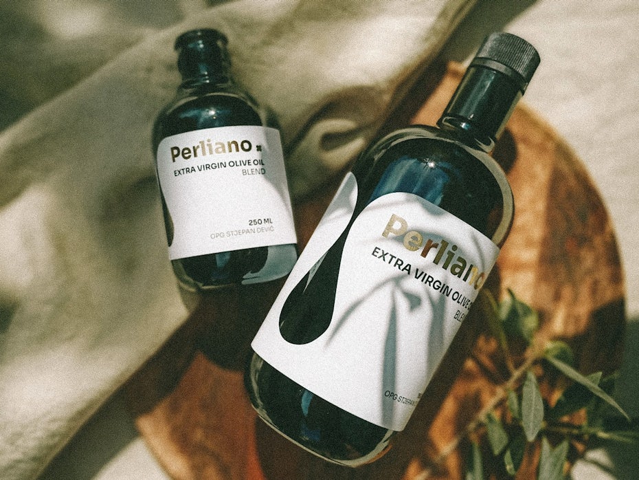 Ejemplo de tendencias de diseño de envases 2023: etiqueta de aceite de oliva Perliano